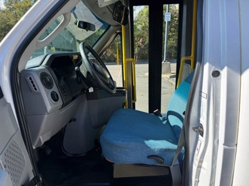 Picture of 2013 Ford E-350 Cutaway Shuttle Bus