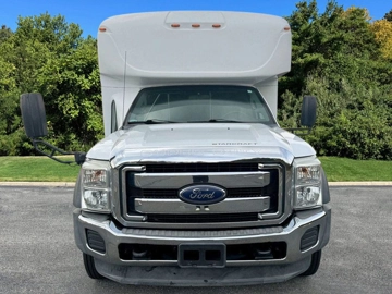 Picture of 2015 Ford F-550 Cutaway Shuttle Bus