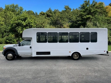 Picture of 2015 Ford F-550 Cutaway Shuttle Bus