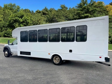 Picture of 2015 Ford F-550 Cutaway Shuttle Bus