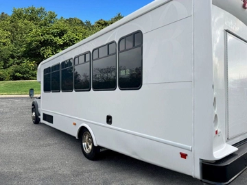 Picture of 2015 Ford F-550 Cutaway Shuttle Bus