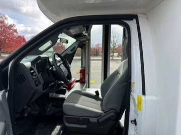 Picture of 2015 Ford F-550 Cutaway Shuttle Bus