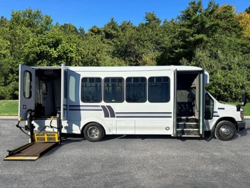Picture of 2017 Ford E-450 Cutaway Turtletop Non-CDL Wheelchair Bus