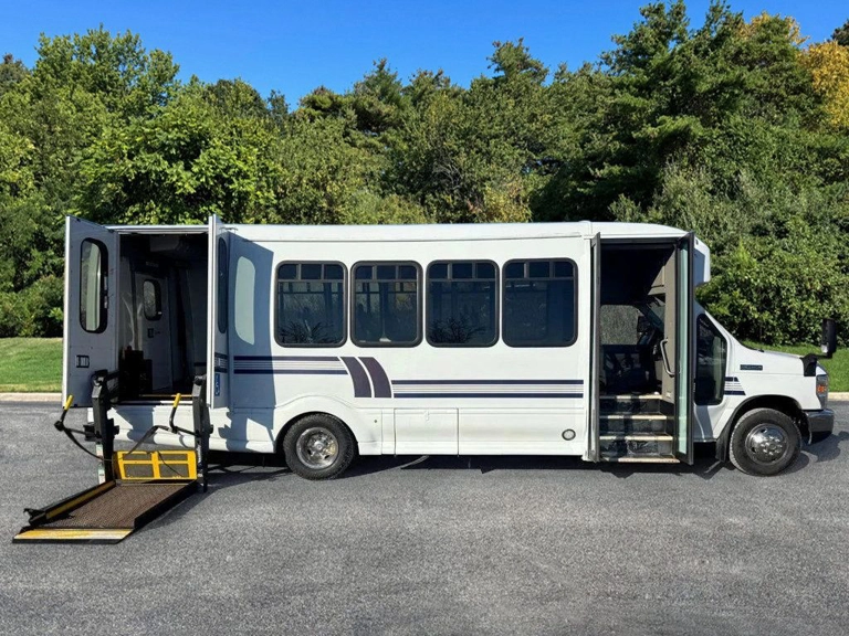 Picture of 2017 Ford E-450 Cutaway Turtletop Non-CDL Wheelchair Bus