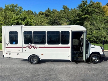 Picture of 2017 Ford E-450 Non-Cdl Wheelchair Shuttle Bus