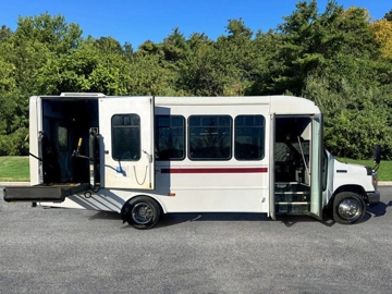 Picture of 2017 Ford E-450 Non-Cdl Wheelchair Shuttle Bus