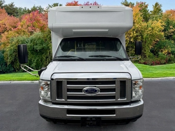 Picture of 2016 Ford E-350 Cutaway Non-Cdl Shuttle Bus