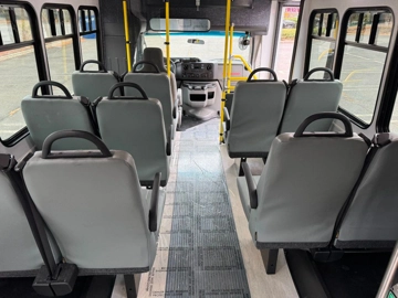 Picture of 2016 Ford E-350 Cutaway Non-Cdl Shuttle Bus