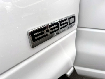 Picture of 2016 Ford E-350 Cutaway Non-Cdl Shuttle Bus