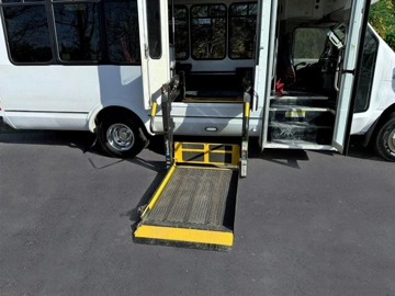 Picture of 2016 Ford E-450 Eldorado Non-CDL Shuttle Bus