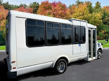 Picture of 2016 Ford E-450 Eldorado Non-CDL Shuttle Bus