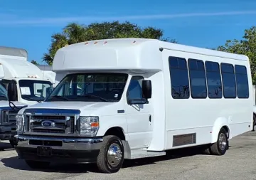 2022 Ford E-450 Elkhart 25P