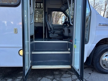 Picture of 2013 Ford E350 ADA Shuttle Bus