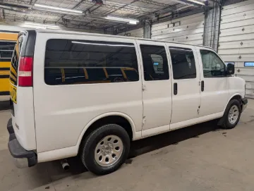 2014 GMC 7 Passenger School Van