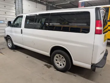 2014 GMC 7 Passenger School Van