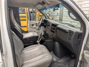 2014 GMC 7 Passenger School Van