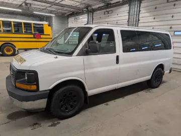 2014 GMC 7 Passenger School Van