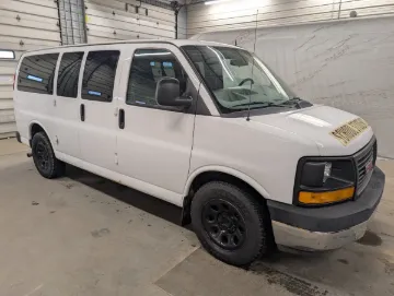 2014 GMC 7 Passenger School Van