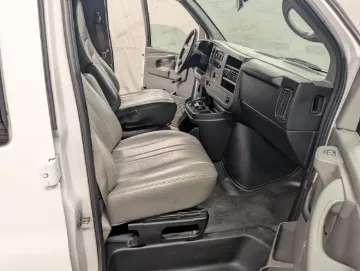2014 GMC 7 Passenger School Van