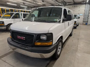 2014 GMC 7 Passenger School Van