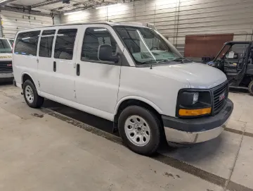 2014 GMC 7 Passenger School Van