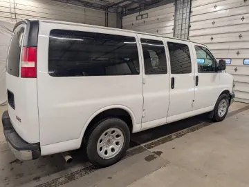2014 GMC 7 Passenger School Van