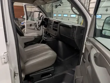 2014 GMC 7 Passenger School Van