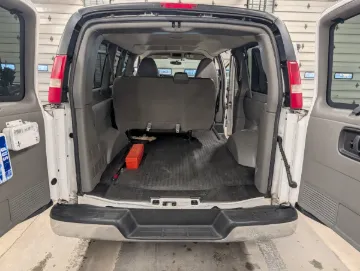 2014 GMC 7 Passenger School Van