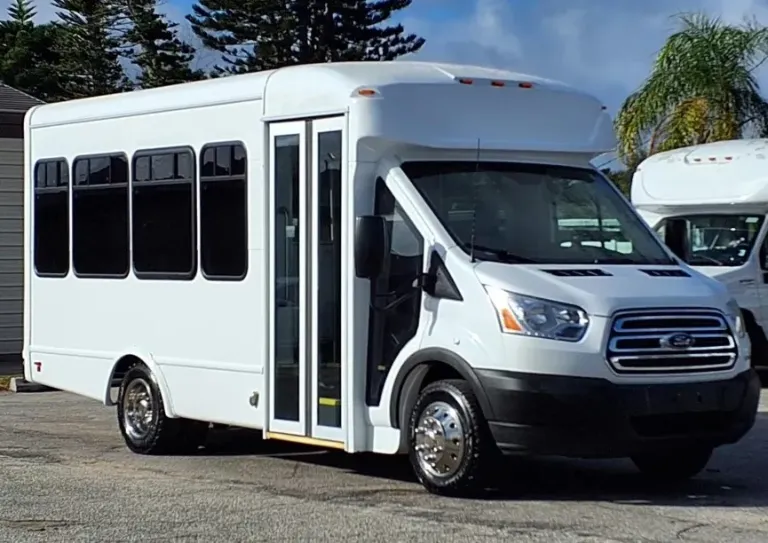 2018 Ford T-350HD Starcraft 12P
