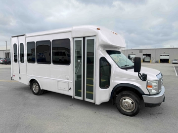 Picture of 2019 Ford E350 Starcraft ADA Shuttle Bus