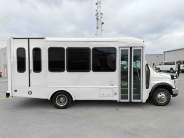 Picture of 2019 Ford E350 Starcraft ADA Shuttle Bus