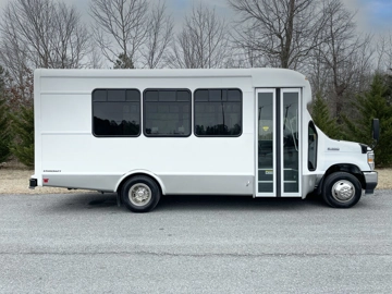 Picture of 2025 Ford E350 Starcraft Allstar Shuttle Bus