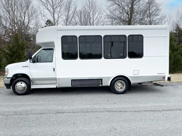 Picture of 2025 Ford E350 Starcraft Allstar Shuttle Bus