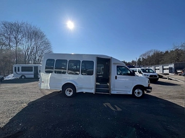 Picture of 2015 Chevrolet Express Cutaway Shuttle Bus