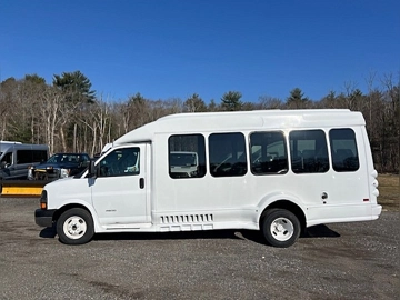 Picture of 2015 Chevrolet Express Cutaway Shuttle Bus