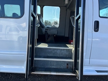 Picture of 2015 Chevrolet Express Cutaway Shuttle Bus