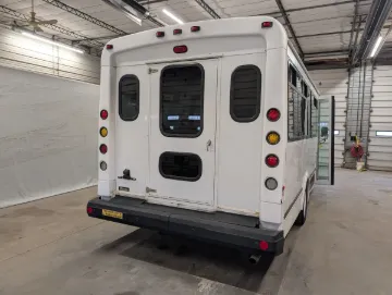 2014 Ford E450 Glaval 20P