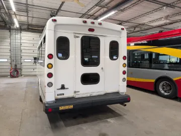 2014 Ford E450 Glaval 20P
