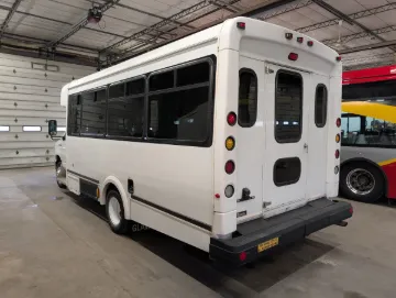 2014 Ford E450 Glaval 20P