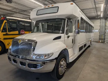 2013 International 40P ADA Shuttle