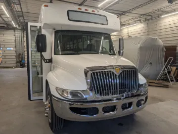 2013 International 40P ADA Shuttle