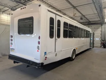 2013 International 40P ADA Shuttle