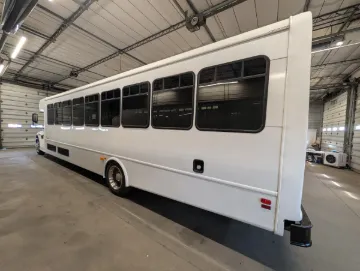 2013 International 40P ADA Shuttle