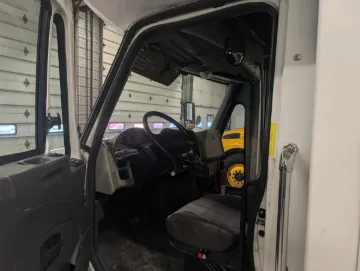 2013 International 40P ADA Shuttle