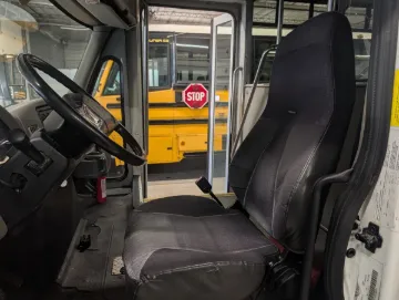 2013 International 40P ADA Shuttle