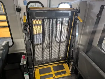 2013 International 40P ADA Shuttle
