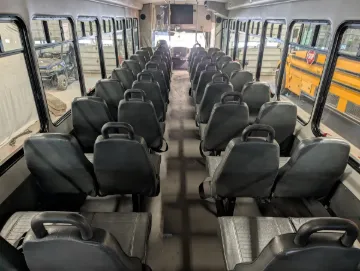 2013 International 40P ADA Shuttle