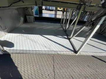 2017 MCI J4500