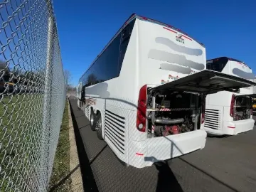 2017 MCI J4500