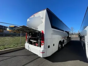 2017 MCI J4500